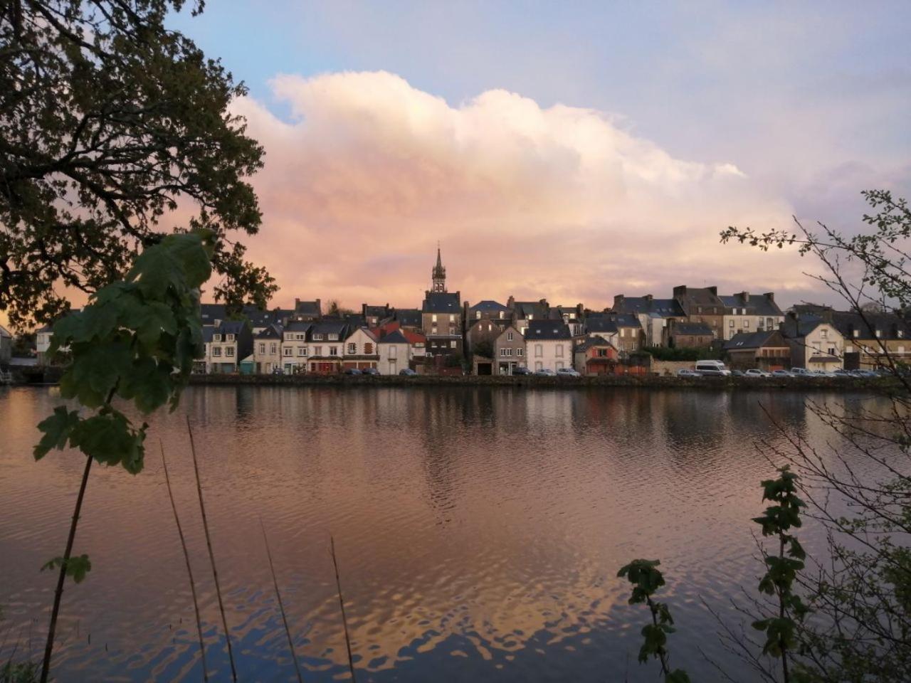 Lady Of The Lake Huelgoat Extérieur photo
